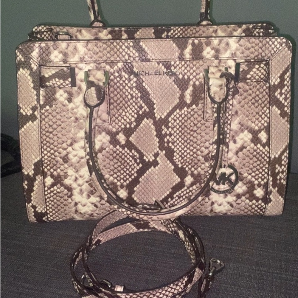 Michael Kors Dillon E/W Satchel Crossbody